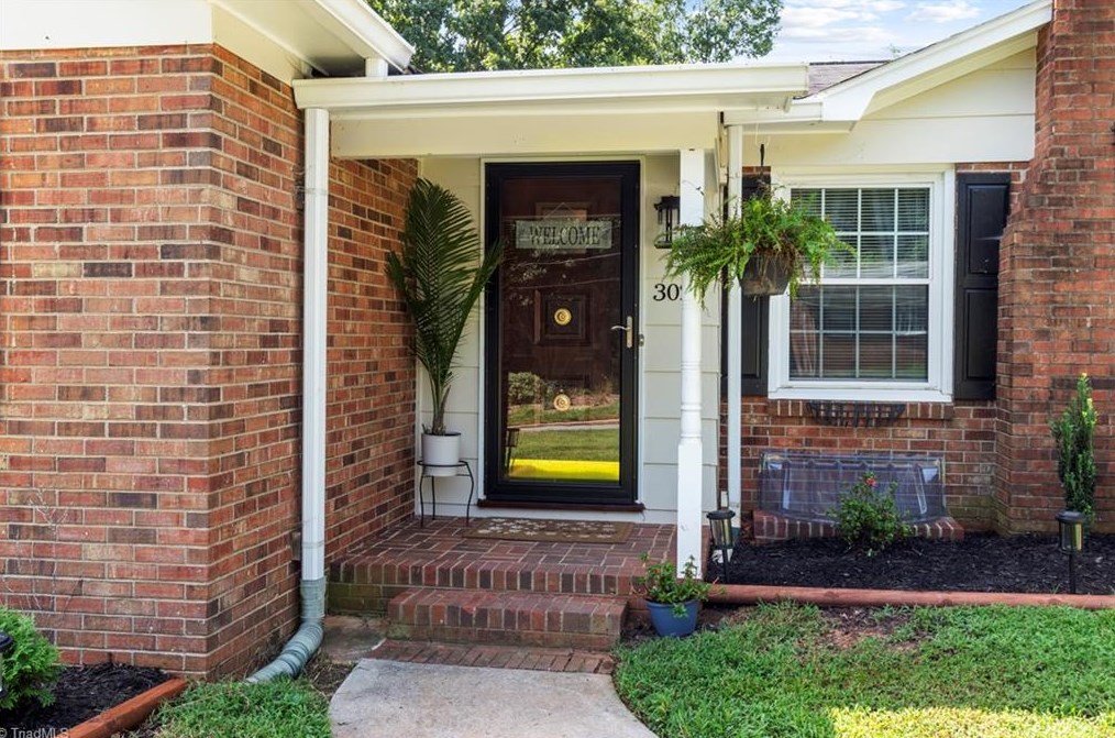 3020 Northbridge Rd, Winston Salem, NC 27103