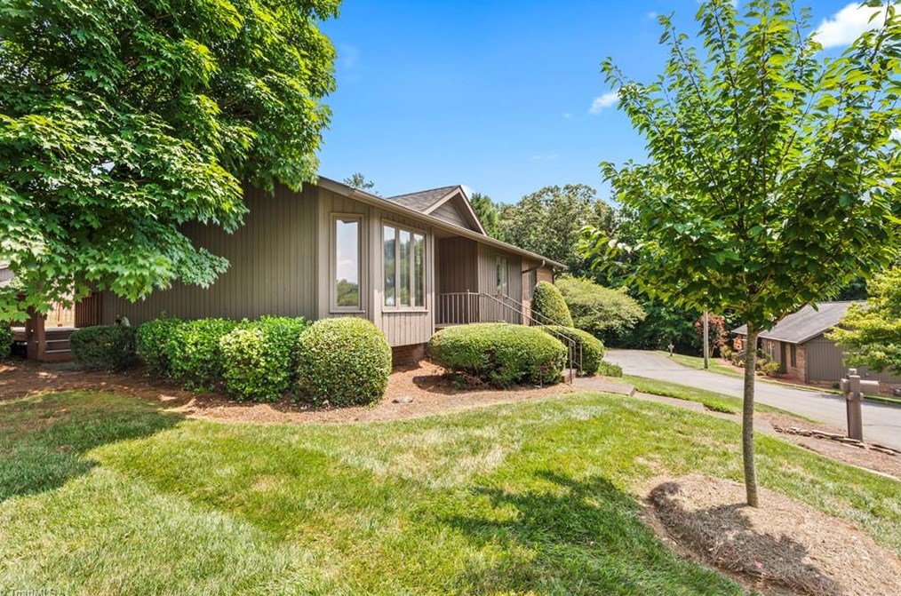 300 Bexley Dr, Winston Salem, NC 27104