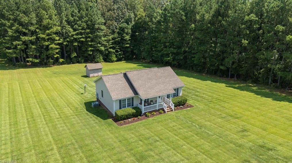 1940 Homeview Rd, Whitsett, NC 27377