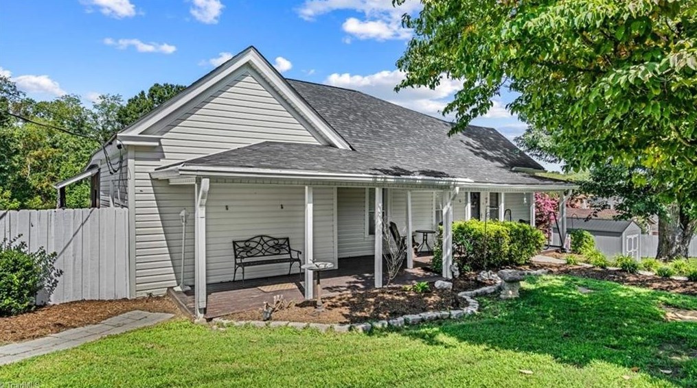 725 Caleb St, Eden, NC 27288