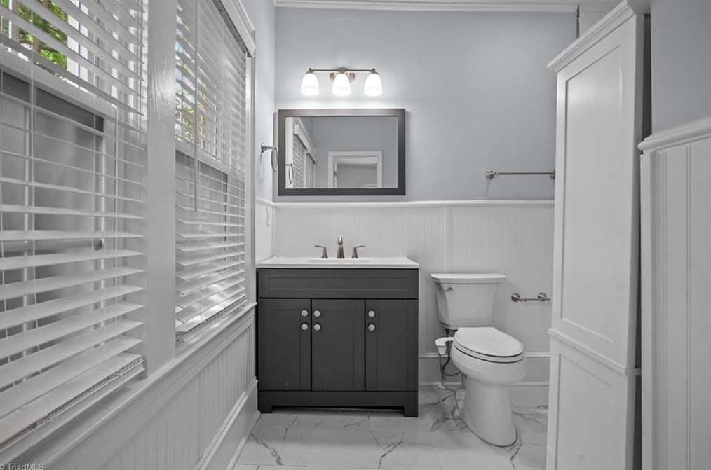 1834 Brantley St, Winston Salem NC  27103-3710 exterior