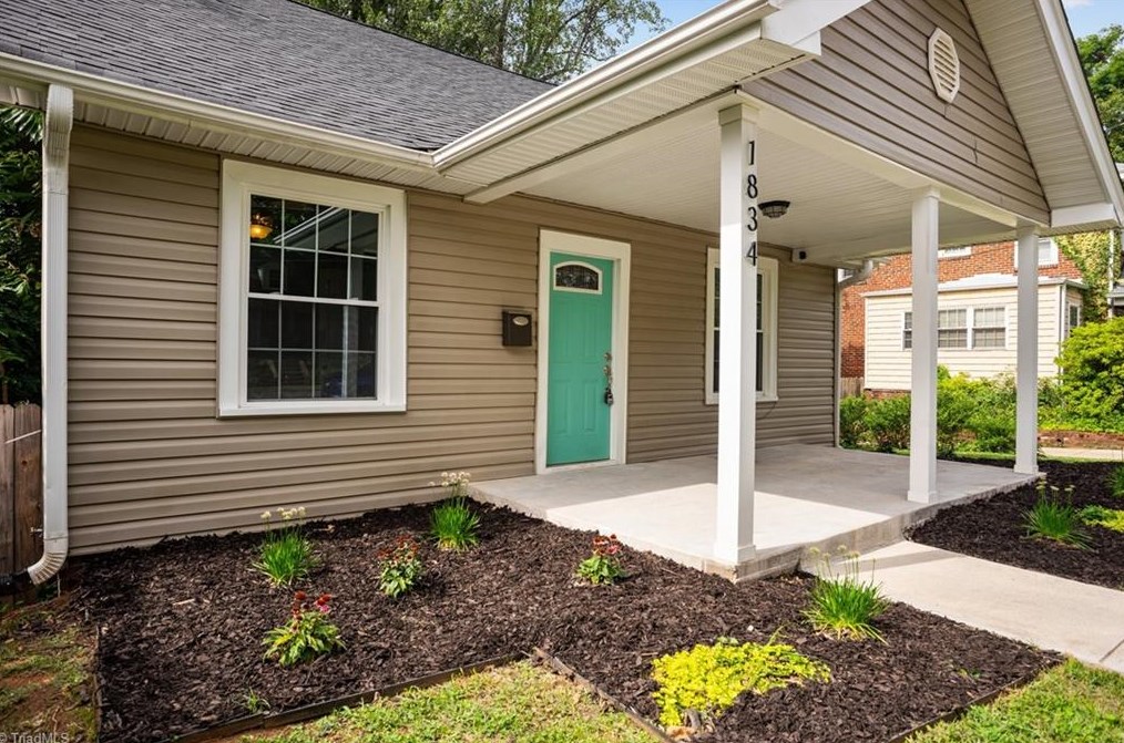 1834 Brantley St, Winston Salem NC  27103-3710 exterior