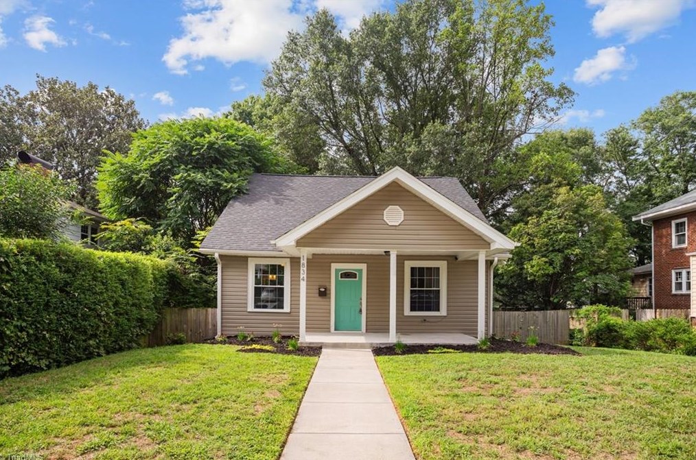 1834 Brantley St, Winston Salem NC  27103-3710 exterior