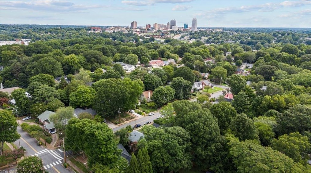 1834 Brantley St, Winston Salem NC  27103-3710 exterior