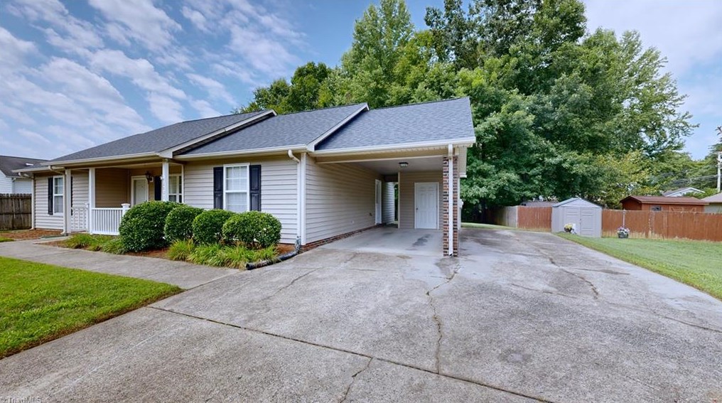 2803 Westgate Dr, High Point, NC 27265