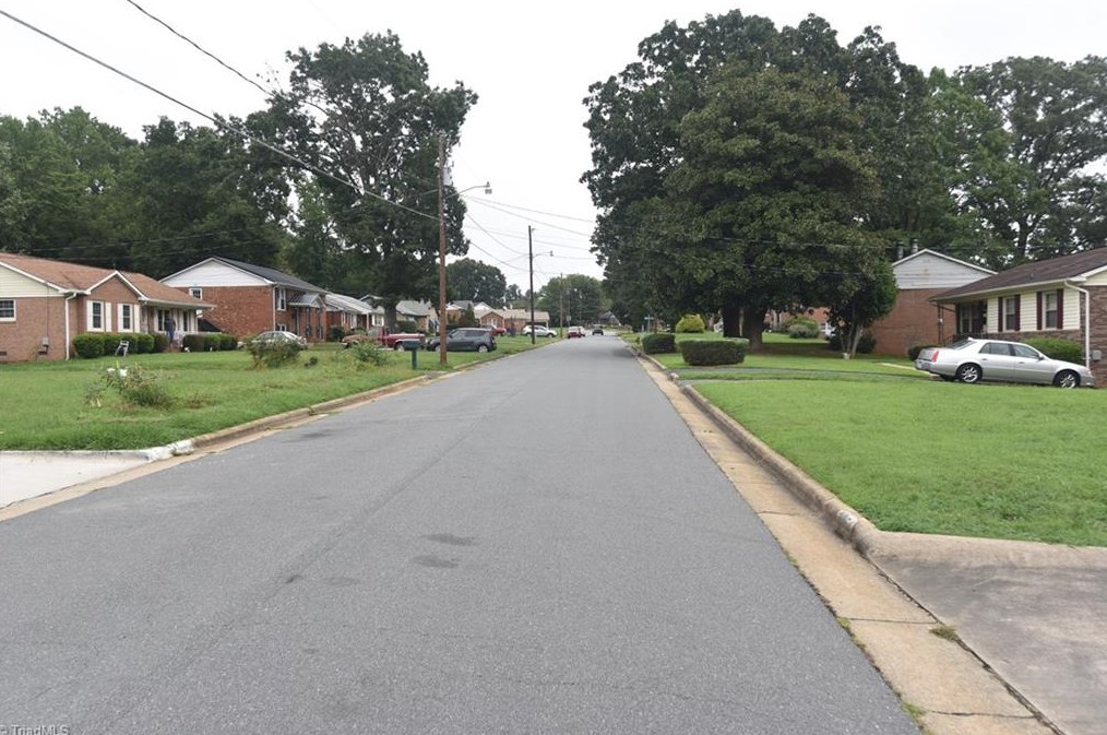 3851 Whitfield Rd, Winston Salem, NC 27105