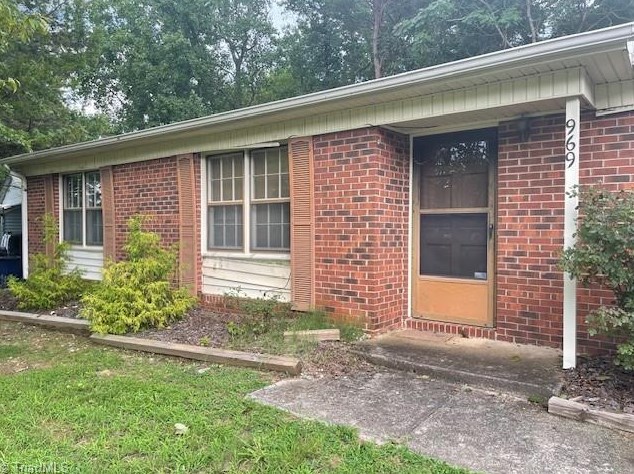 969 Shalimar Dr, Winston Salem, NC 27107