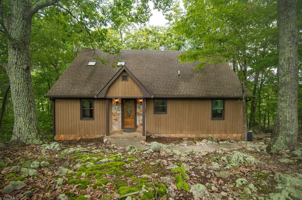 1881 Sizemore Rd, Germanton, NC 27019