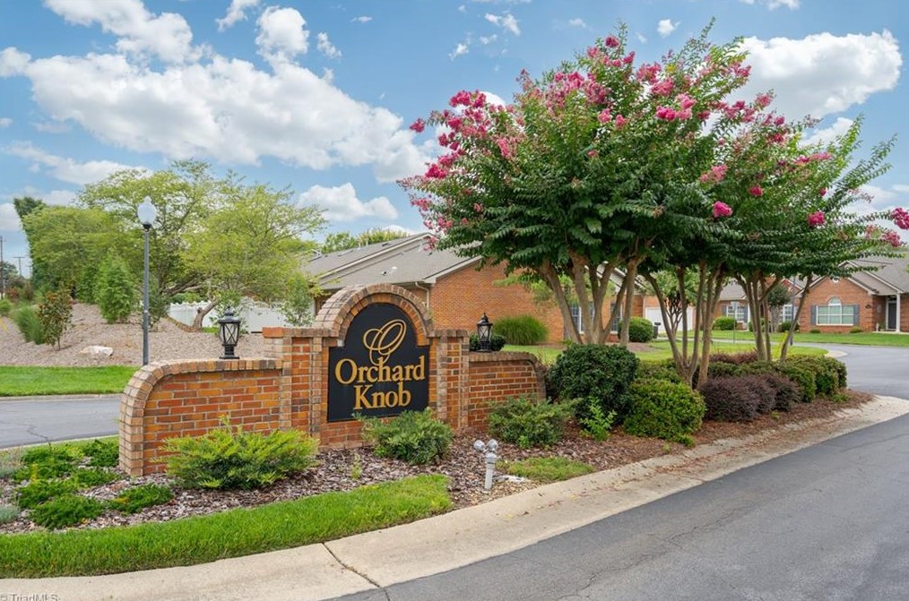 4454 Orchard Knob Ln, High Point, NC 27265-1394