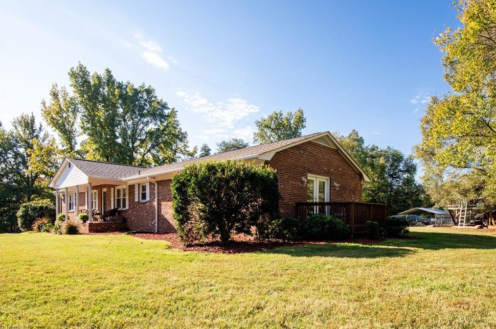 2620 Willard Rd, Winston Salem, NC 27107