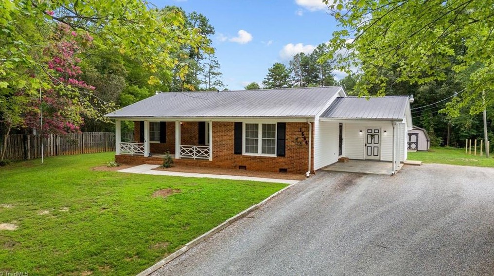 1566 Pine Land Dr, Kernersville, NC 27284