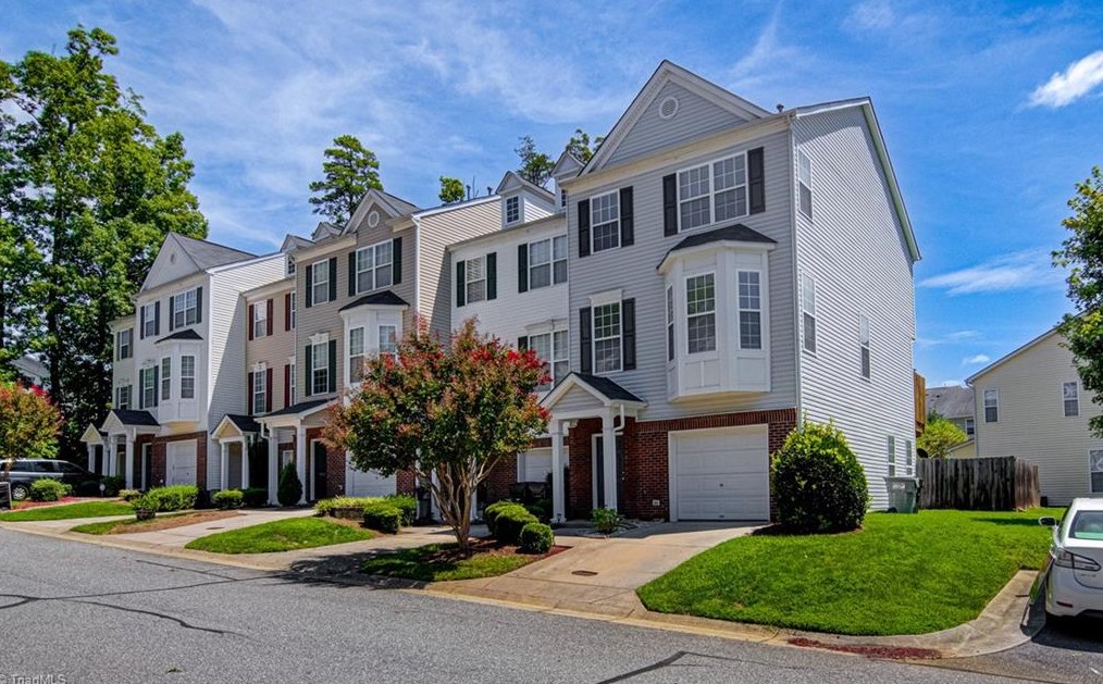 3930 Tarrant Trace Cir, High Point, NC 27265-3624