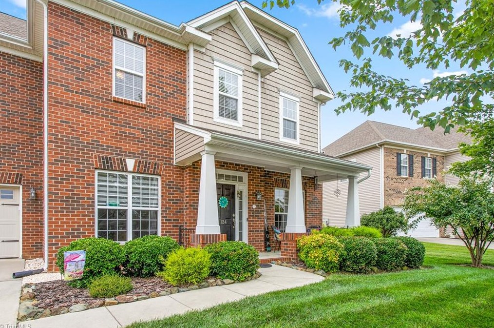 124 Cape Fear Dr, Whitsett, NC 27377