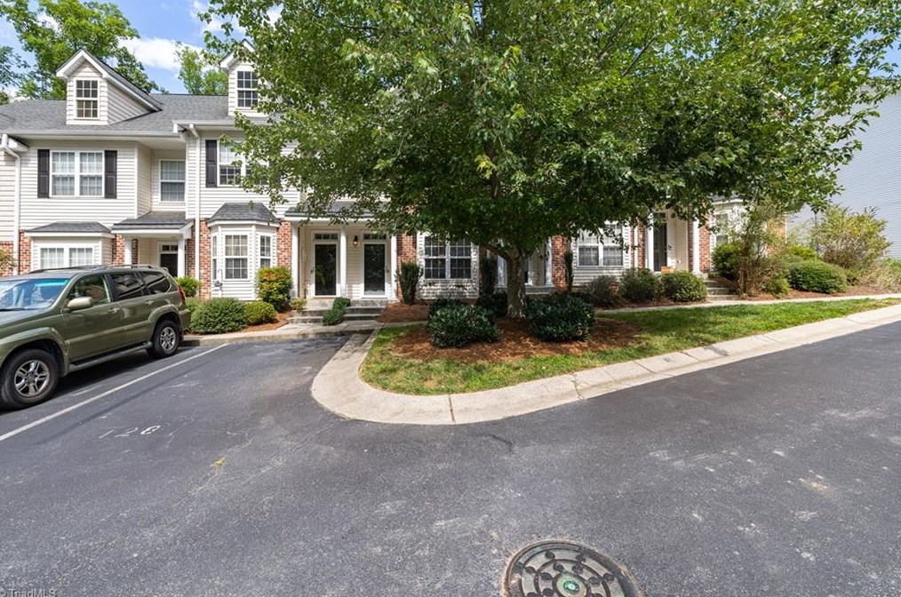 132 Humberside Dr, Kernersville, NC 27284