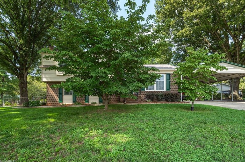 246 Deerfield Ct, Lexington, NC 27295