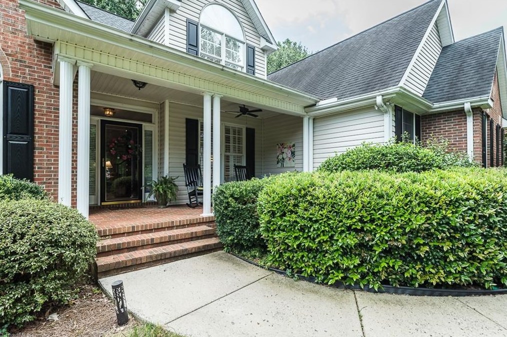 612 Gantwood Ln, Whitsett, NC 27377