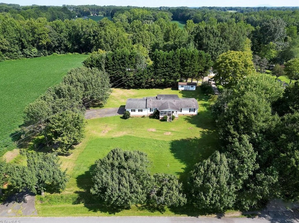 1733 Legans Rd, Footsville, NC 27055