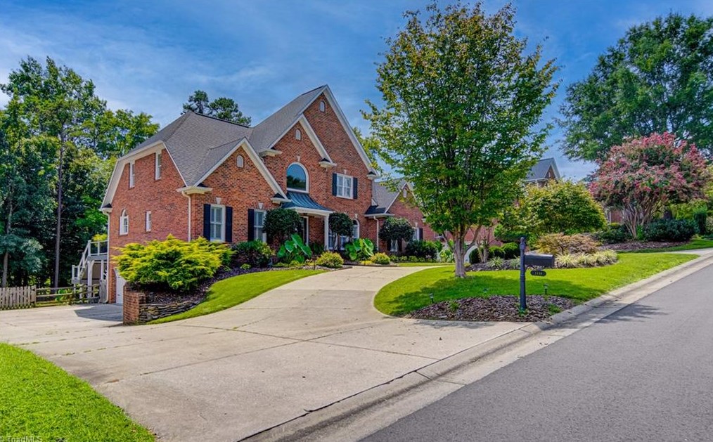 1830 Dunmore Ln, Clemmons, NC 27012