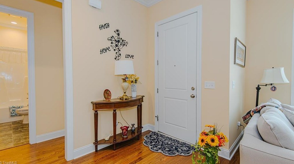 1147 Castle Dr, Graham, NC 27253