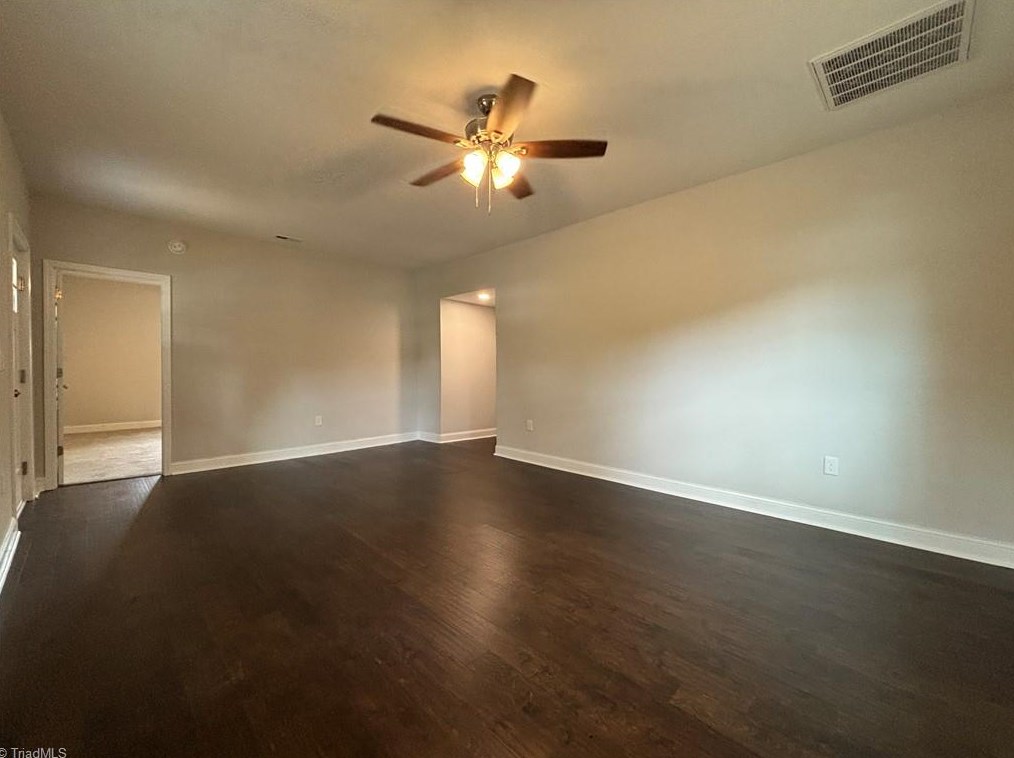 126 N High St, Eden, NC 27288