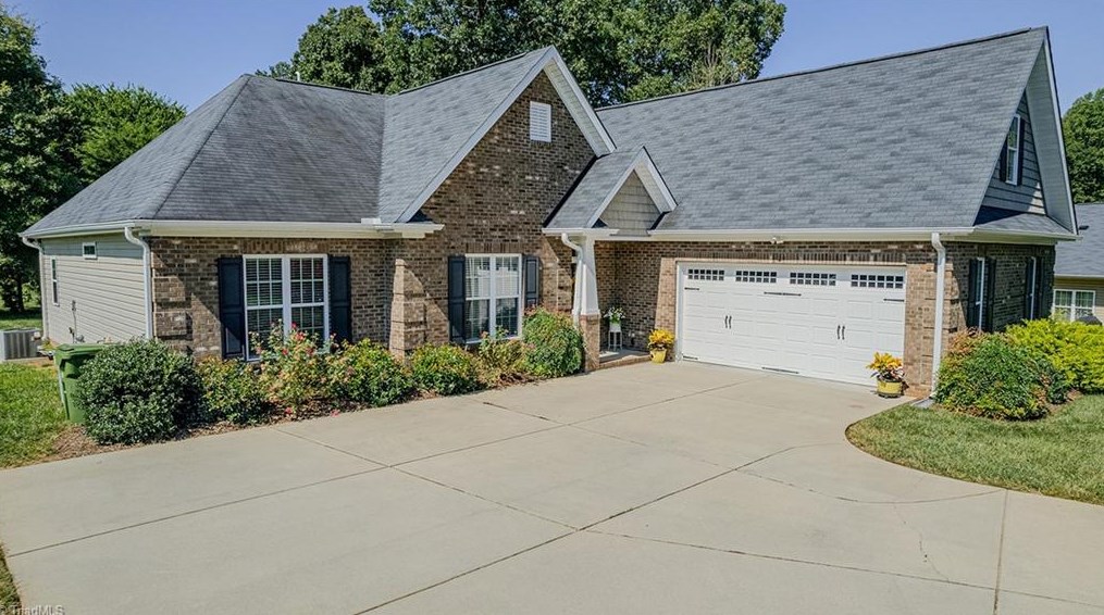 605 Compton Ct, Graham, NC 27253