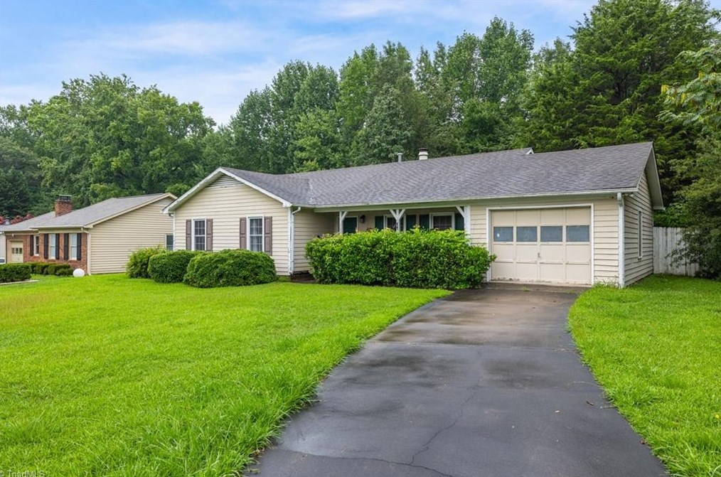 1633 Kesteven Rd, Winston Salem, NC 27127