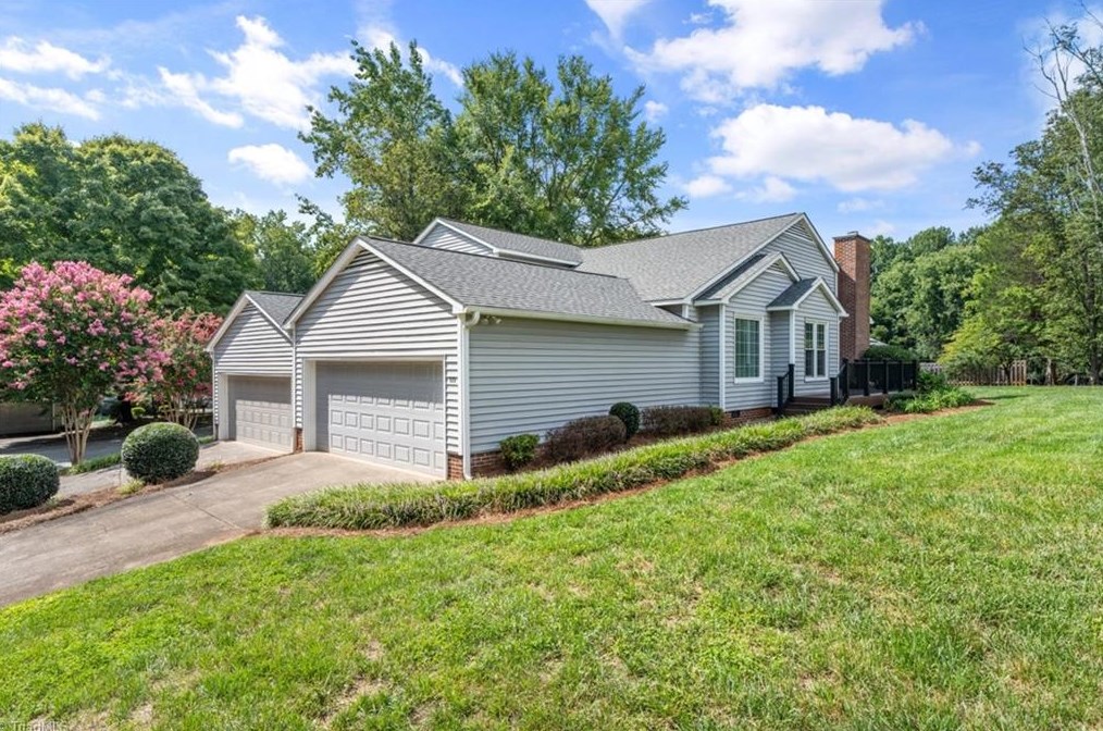 123 Pebble Rdg Ln, Winston Salem, NC 27104
