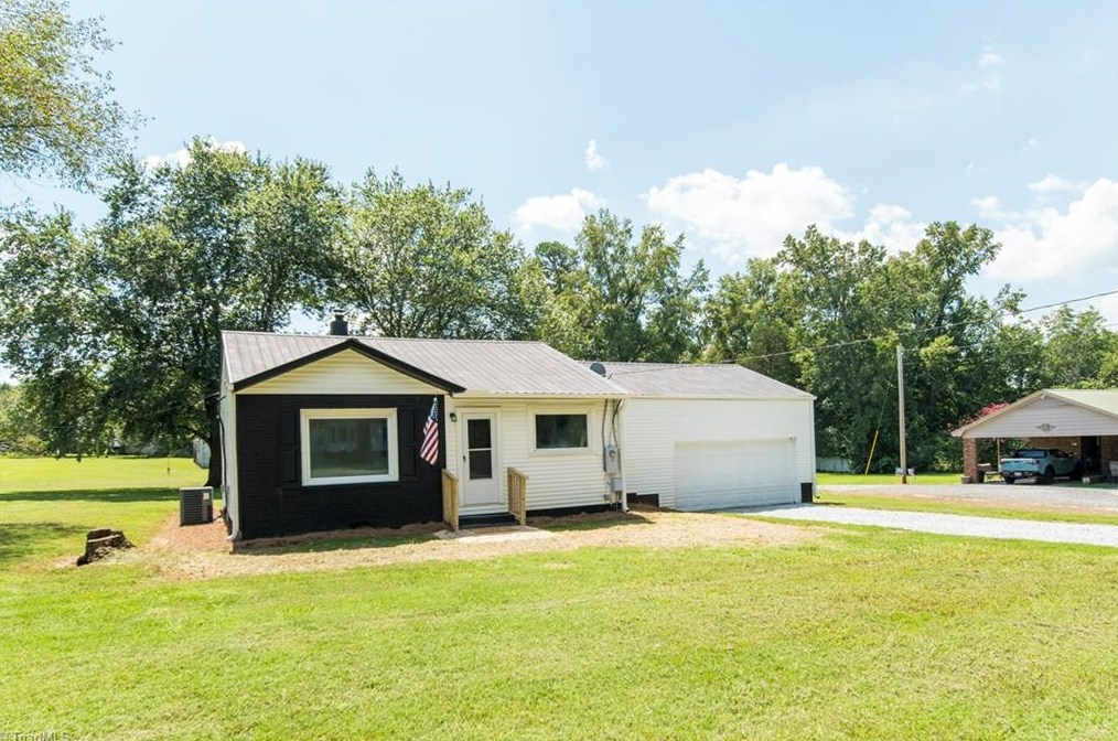 111 Coble Cir, Lexington, NC 27295