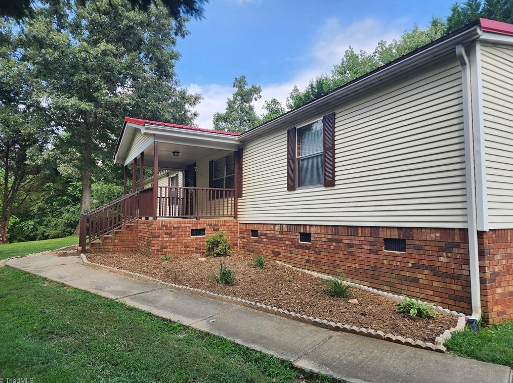 116 Old Pl Ln, Ash Hill, NC 27007
