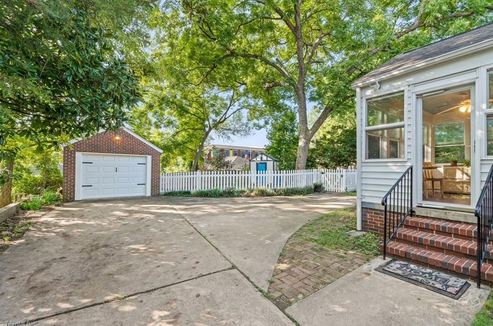214 Woodrow Ave, High Point NC  27262-4039 exterior