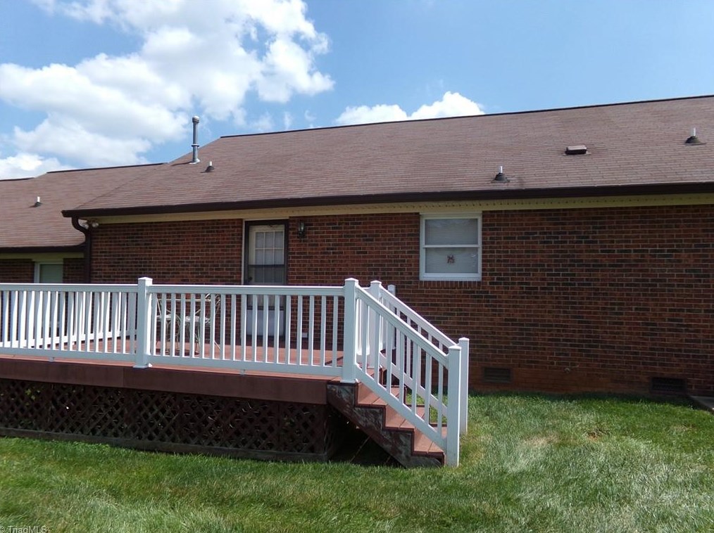 1805 Meadowgreen Dr, Graham, NC 27253
