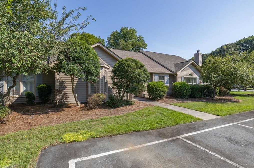 1241 Watermark Ct, High Point, NC 27265