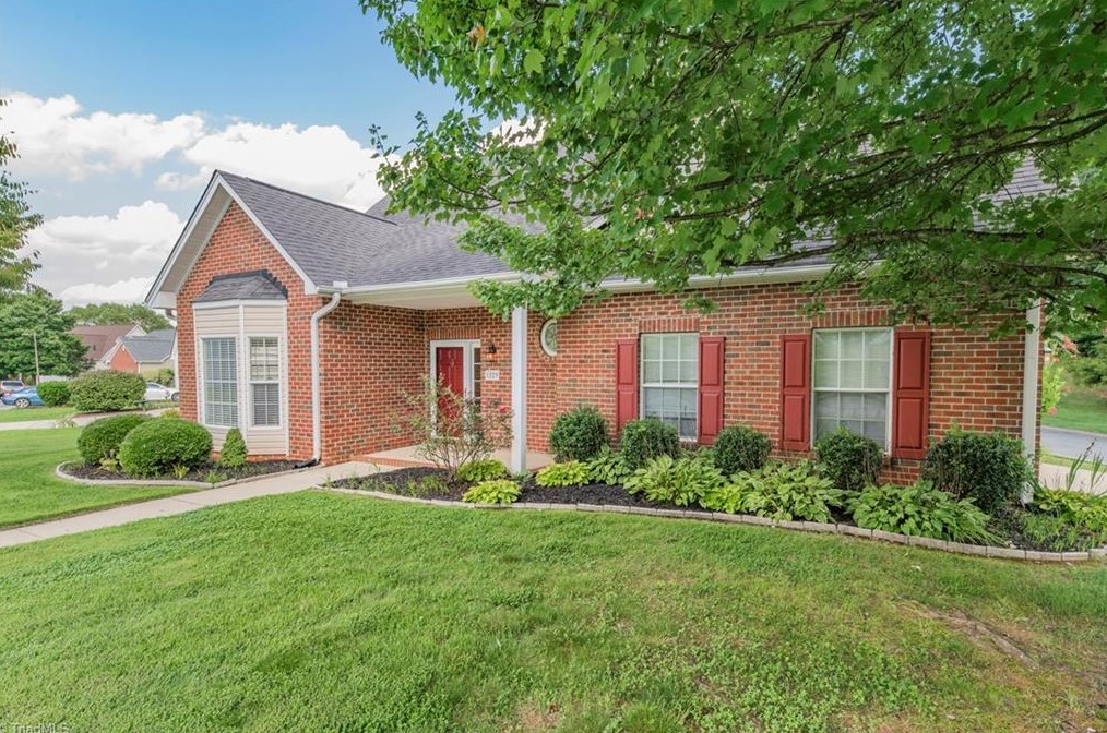 1229 Avery Way, Kernersville, NC 27284