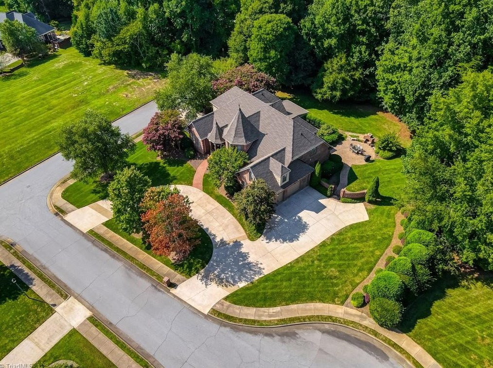 700 Westgreen Ct, Winston Salem, NC 27104