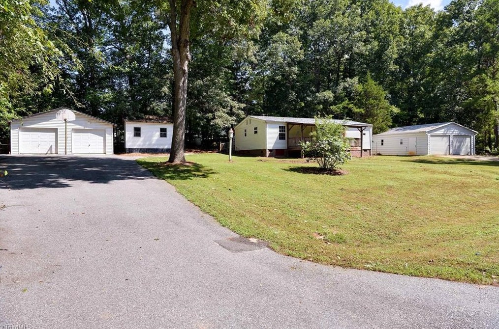 674 Mt Shepherd Rd, Asheboro, NC 27205