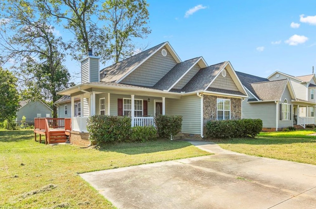301 Mallard Creek Dr, Graham, NC 27253