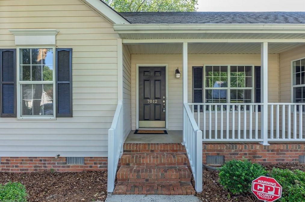 7012 Chaftain Pl, Greensboro NC  27410-8656 exterior