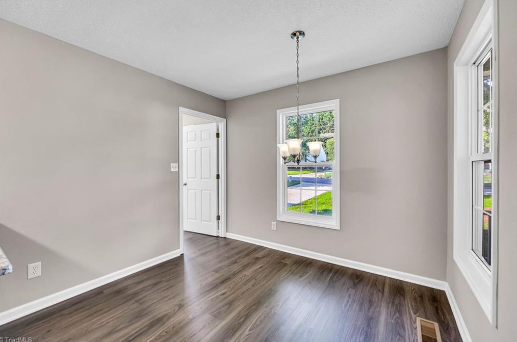 7012 Chaftain Pl, Greensboro NC  27410-8656 exterior