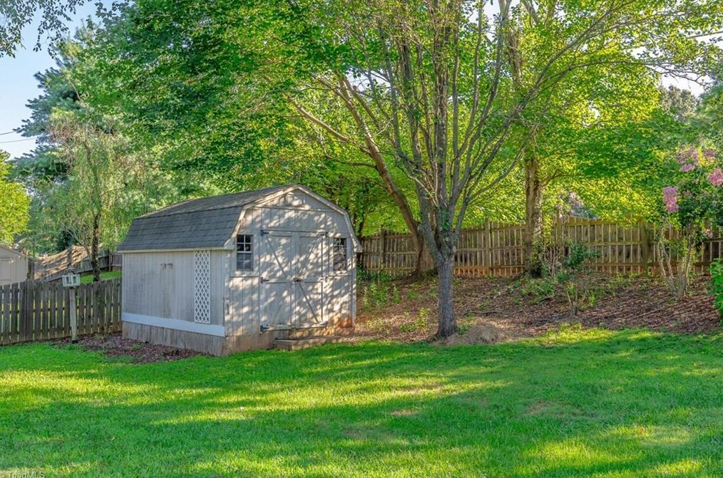 7012 Chaftain Pl, Greensboro NC  27410-8656 exterior