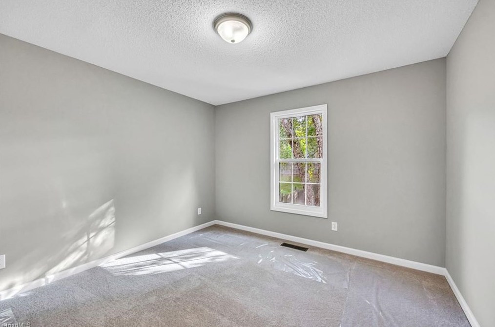 7012 Chaftain Pl, Greensboro NC  27410-8656 exterior