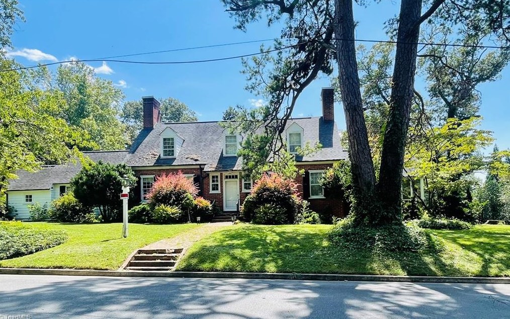 303 Howard St, Mount Airy, NC 27030