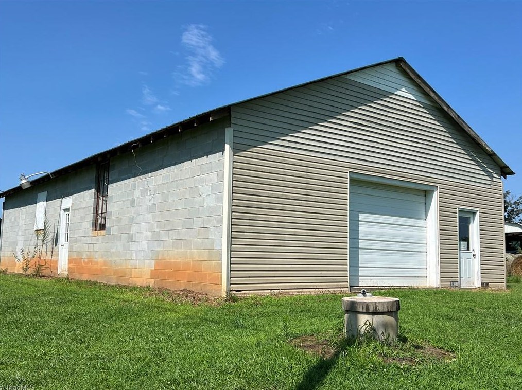 3210 Red Brush Rd, Mount Airy, NC 27030