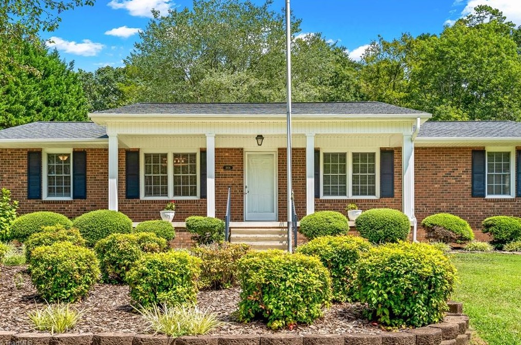 1806 Broadway Dr, Graham, NC 27253