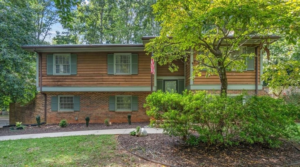 1027 Snowdon Ct, Asheboro, NC 27203