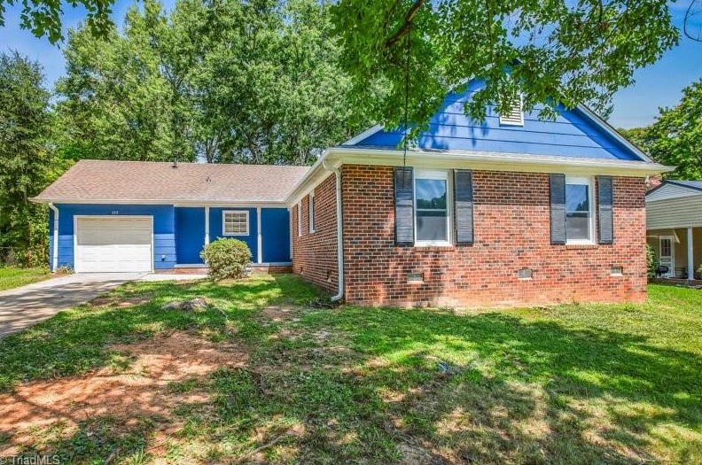 133 Flintfield Dr, Winston Salem, NC 27103