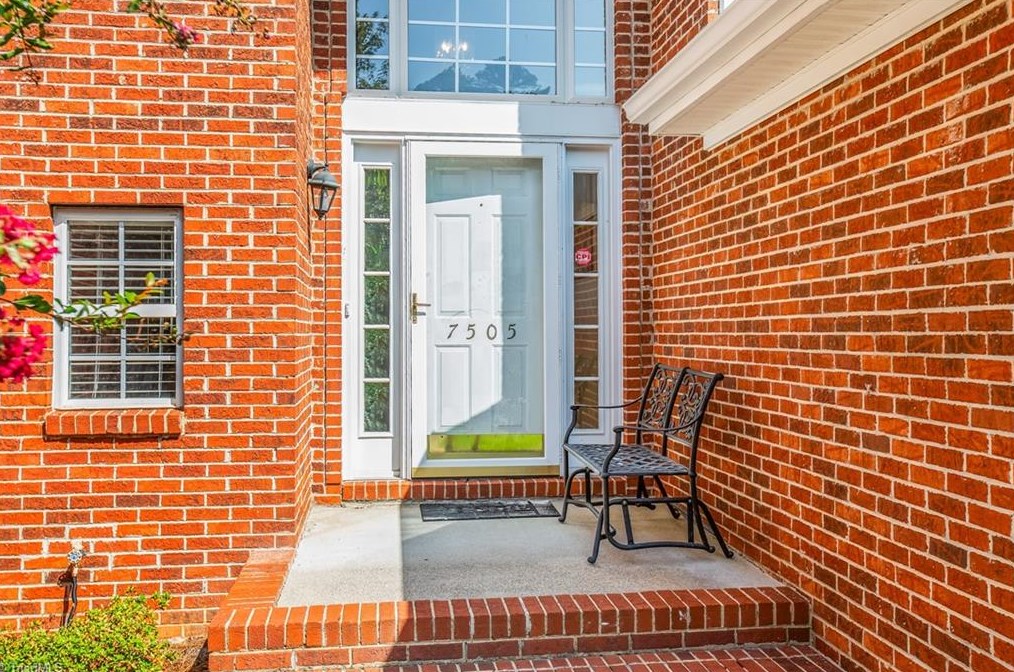7505 Riverside Ct, Clemmons, NC 27012