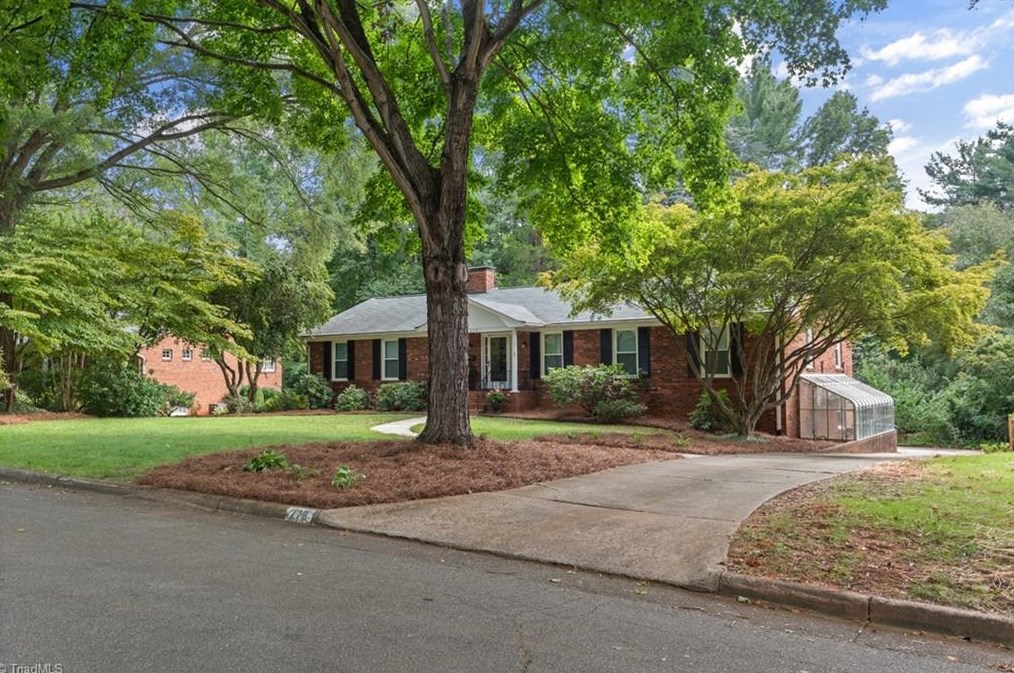 279 Stanaford Rd, Winston Salem, NC 27104-2723