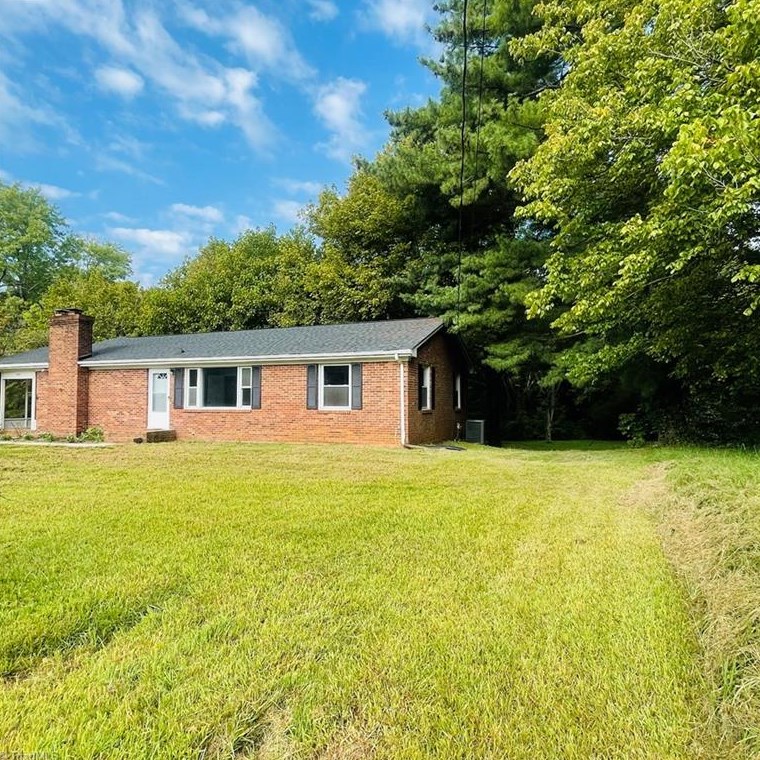 3500 Hartford St, Winston Salem, NC 27106