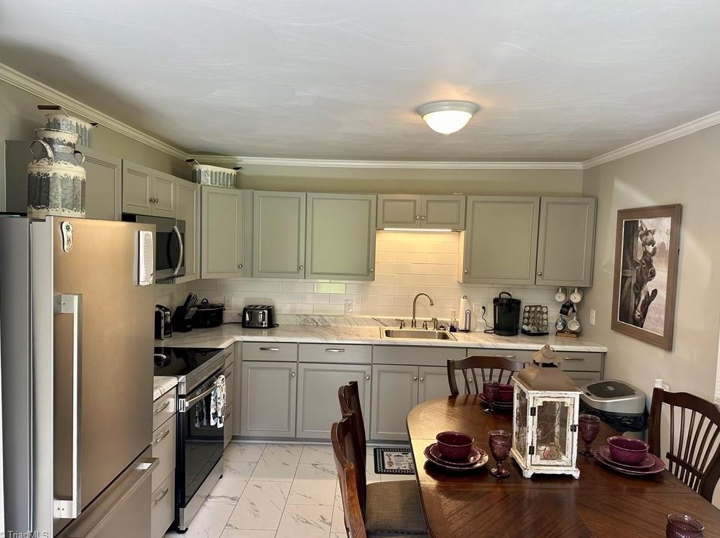 162 Chatham Rd, Mount Airy, NC 27030