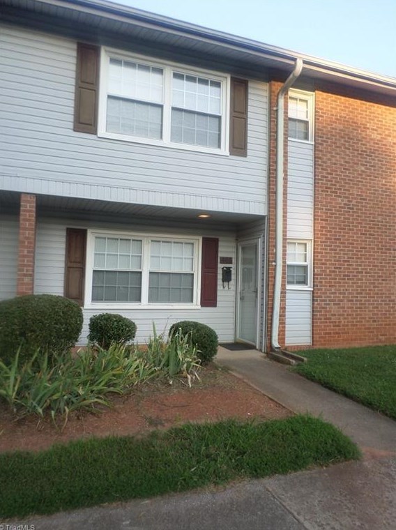 466 Muirs Chapel Rd, Greensboro NC  27410-6119 exterior